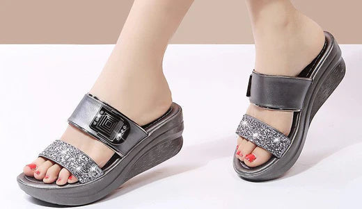 5 Dazzling Rhinestone Slippers to Make You the Star of Summer