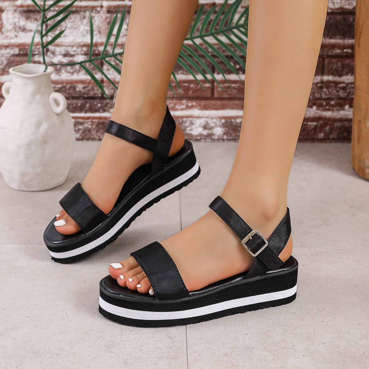 Women's Color Block Round Toe Buckle Sandals